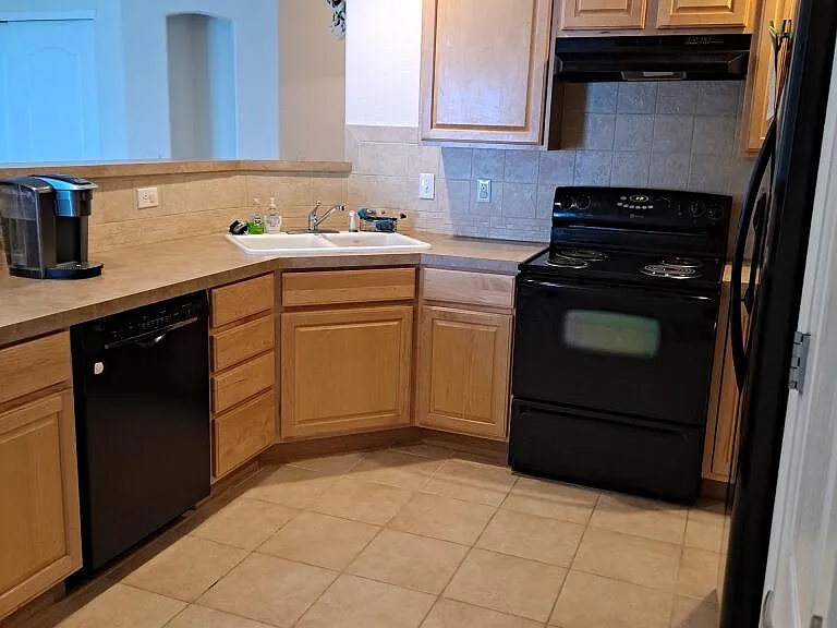 5002 Northern Lights Dr — Photo 2