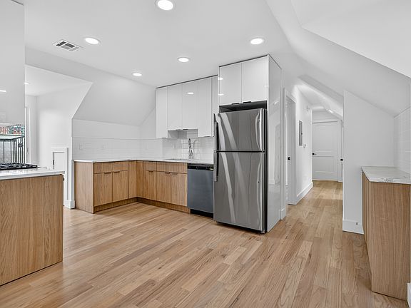 4th image of 46 Hudson Ave #C