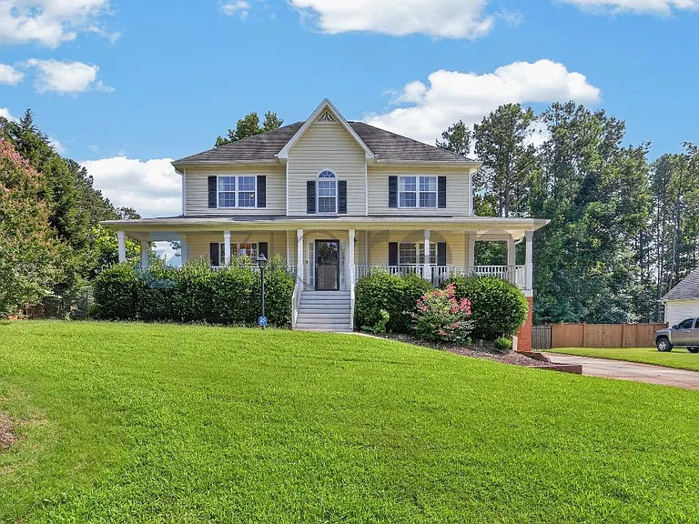 19 Savannah Pl — Photo 1
