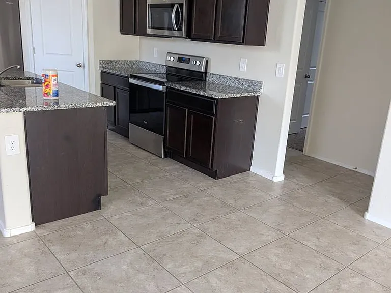 1831 W Broadway Ave — Photo 3