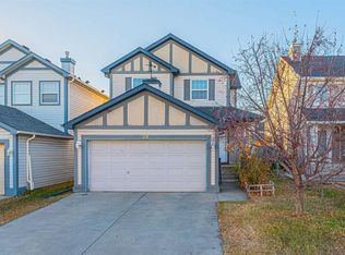 28 E Marthas Meadow Pl NE, Calgary, AB T3J4H6
