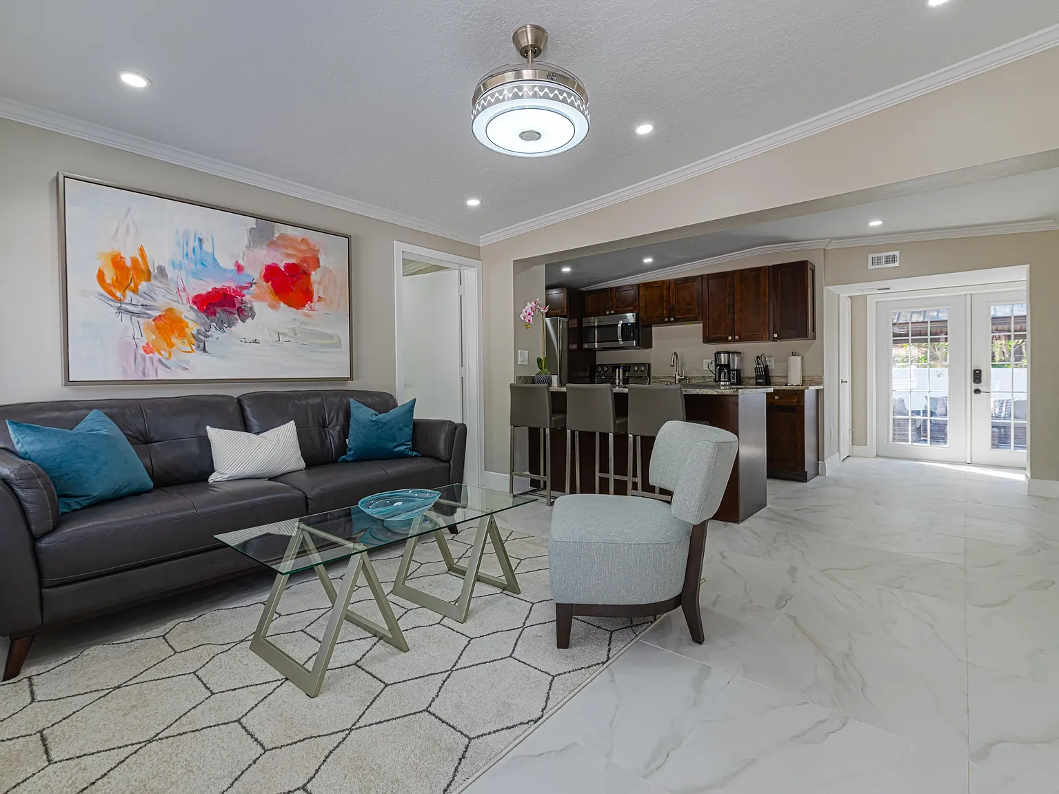 2 bed, $4,000 — Photo 1