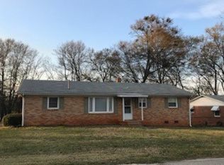 7 Carl Ct, Greenville, SC 29611