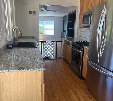 3rd image of 204 Marquette Trl