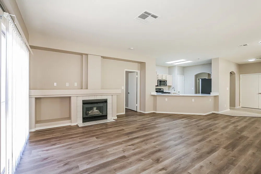 3 bed, 2.0 bath, 1416 sqft, $2,080 — Photo 4