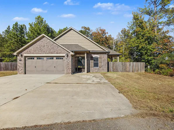 20 Regent Ln, Columbus, MS 39705
