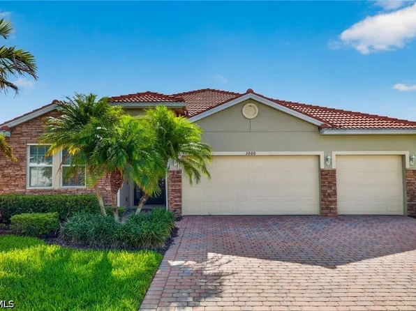 3000 Sunset Pointe Cir, Cape Coral, FL 33914