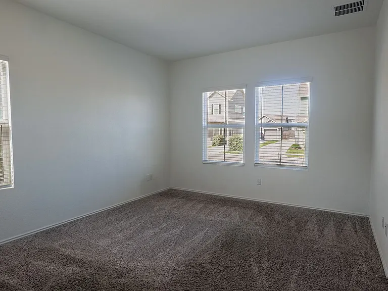 1321 Weatherford Ln — Photo 12