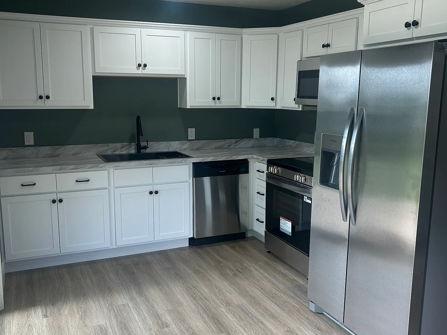 3 bed, 975 sqft, $1,450 — Photo 3