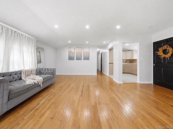 3rd image of 23515 Bentley Road