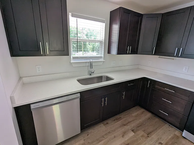 8 Robin Hood Rd #B — Photo 9