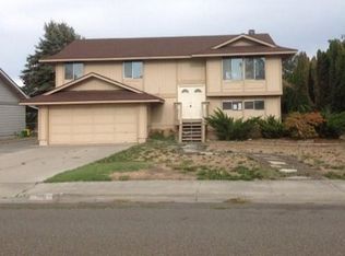 1717 S Rainier Pl, Kennewick, WA