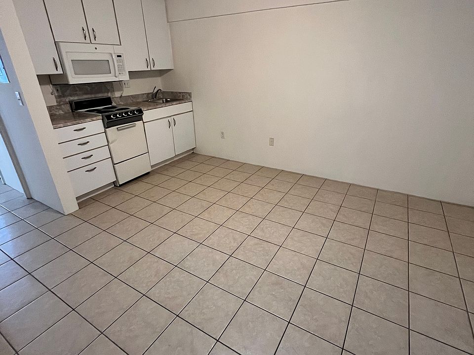 2nd image of 2860 Waialae Ave APT 116