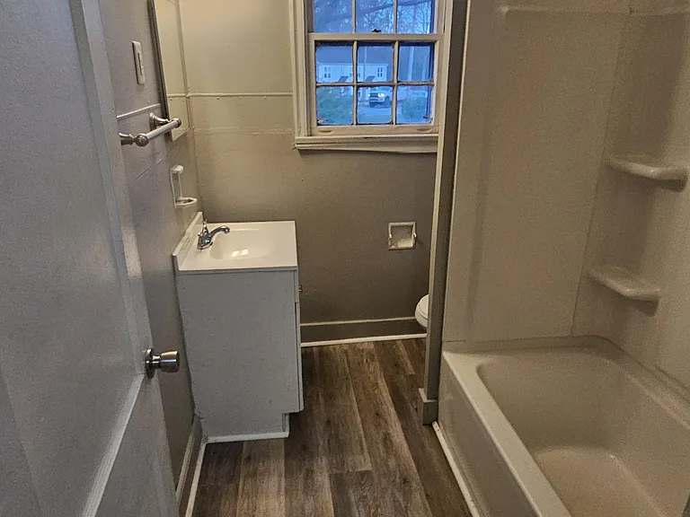 101 Sibbie Ct — Photo 11