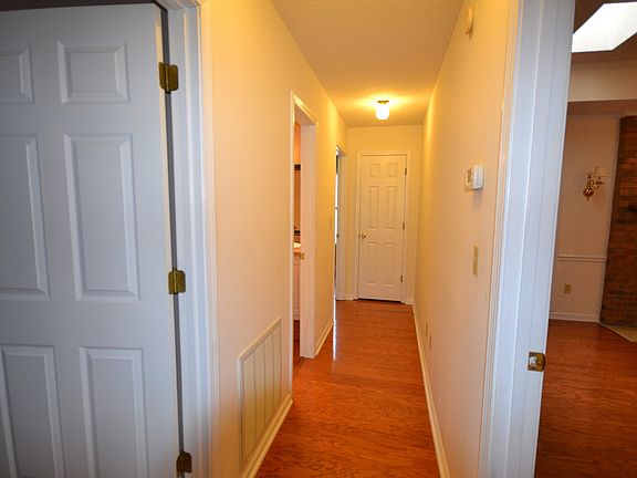 3rd image of 236 Sweetwater Hills Dr