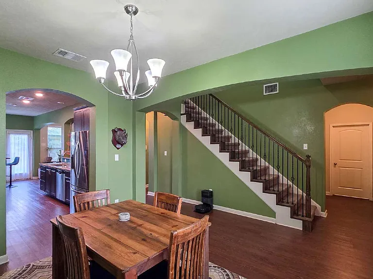 2025 Stubbs Dr — Photo 4