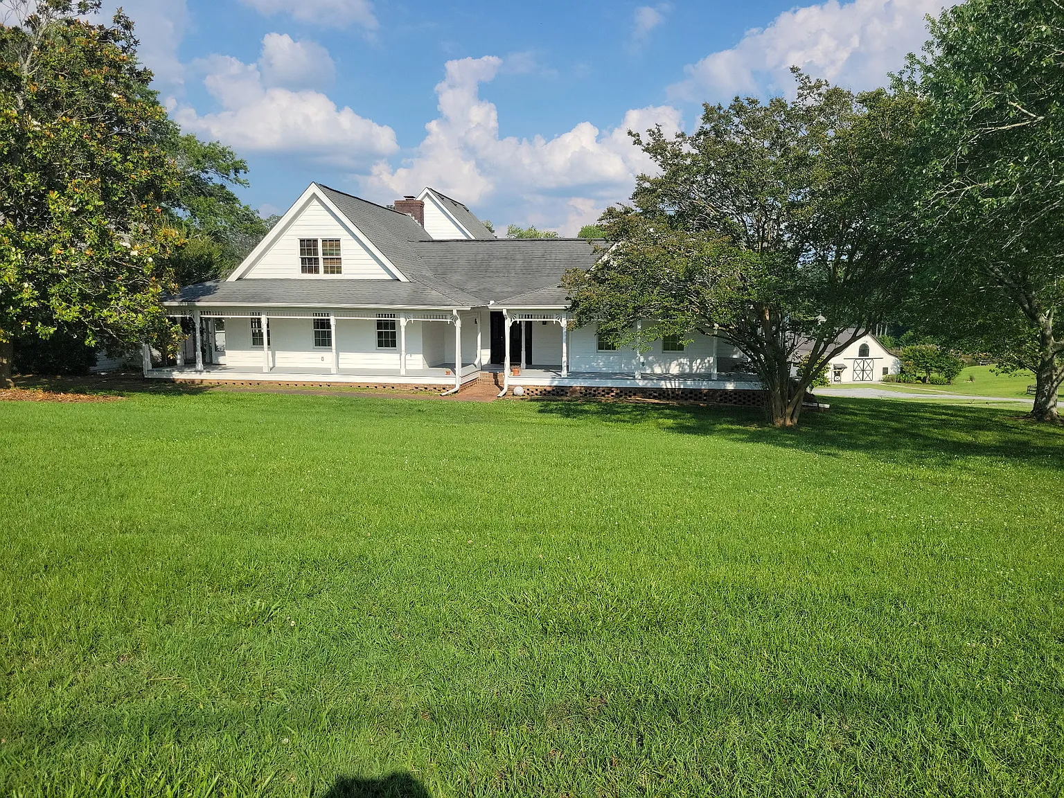 2 bed, 3200 sqft, $4,900 — Photo 3