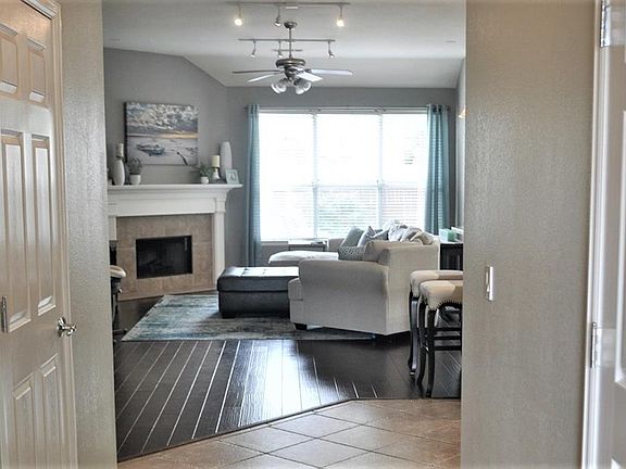 3rd image of 2908 Maple Creek Dr