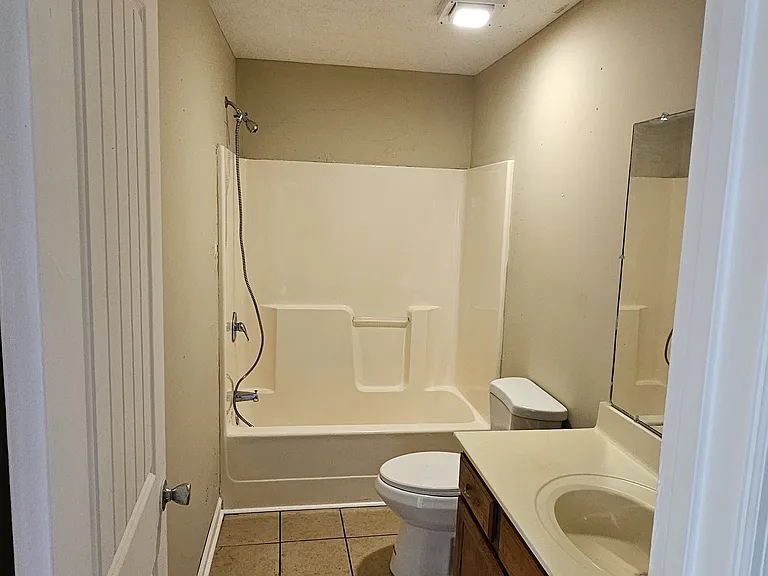 117 Dixie Ct — Photo 7
