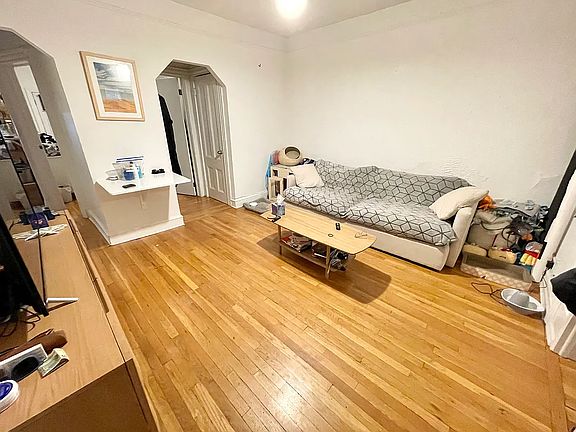2nd image of 456 7th Ave APT 2