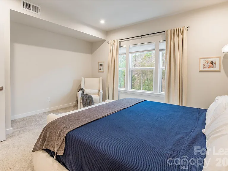 924 Broad River Ln — Photo 14