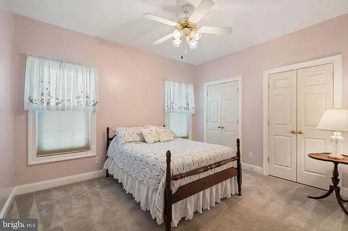 2707 Glendas Way — Photo 17