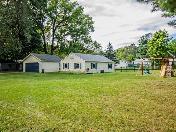 3rd image of 57463 County Road 100