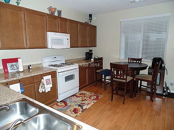 3rd image of 10621 Mount Jefferson Ave