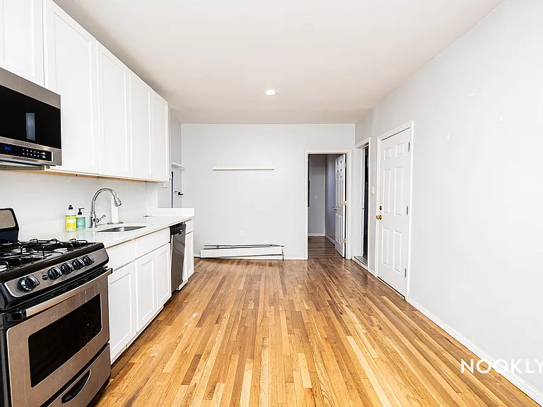 440 Lafayette Ave #3 — Photo 2