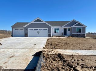 4667 Wren Dr, Caledonia, MI 49316