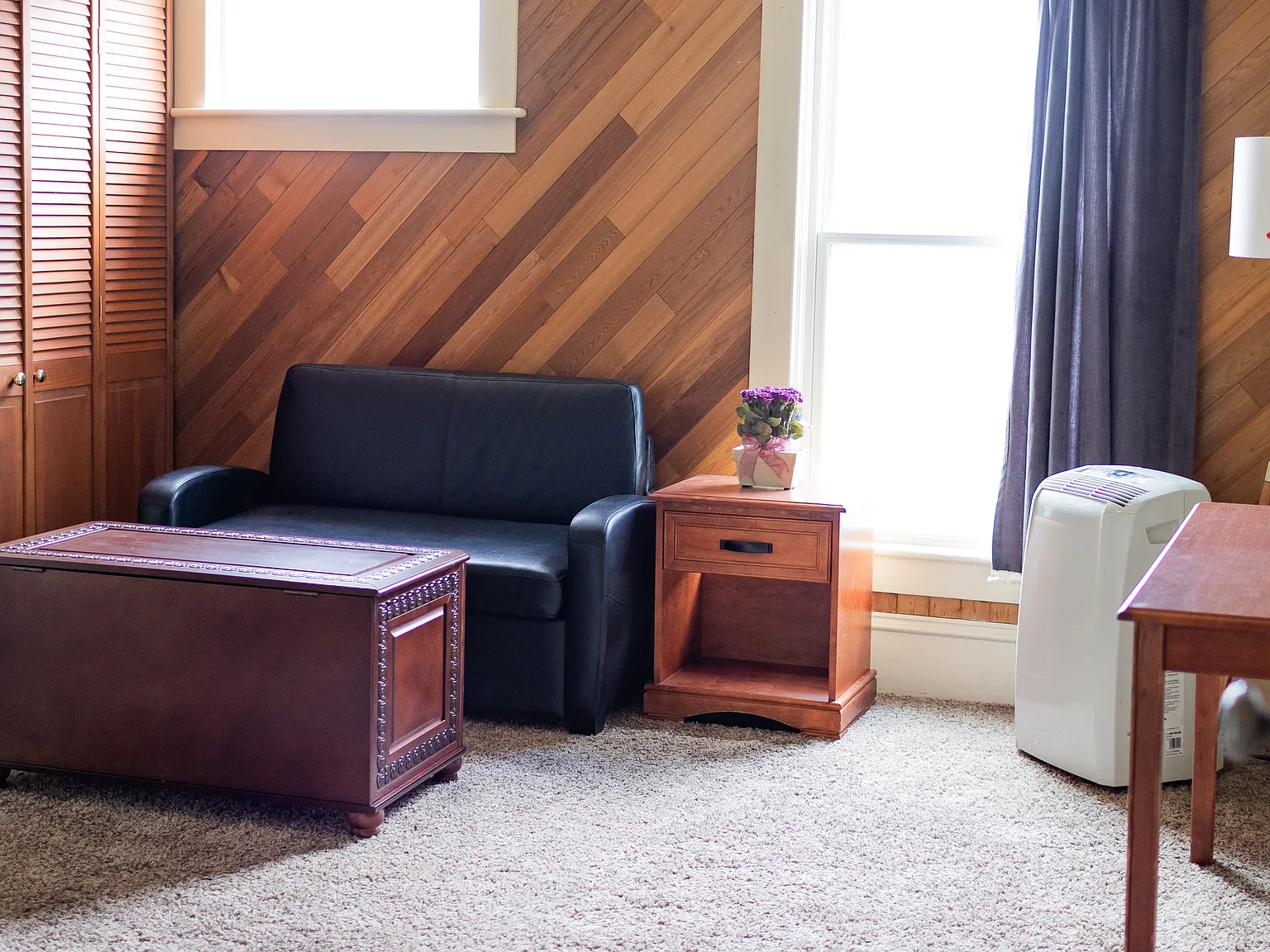 1 bed, 700 sqft, $1,200 — Photo 1