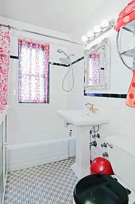 Sold by Level Group | media 18