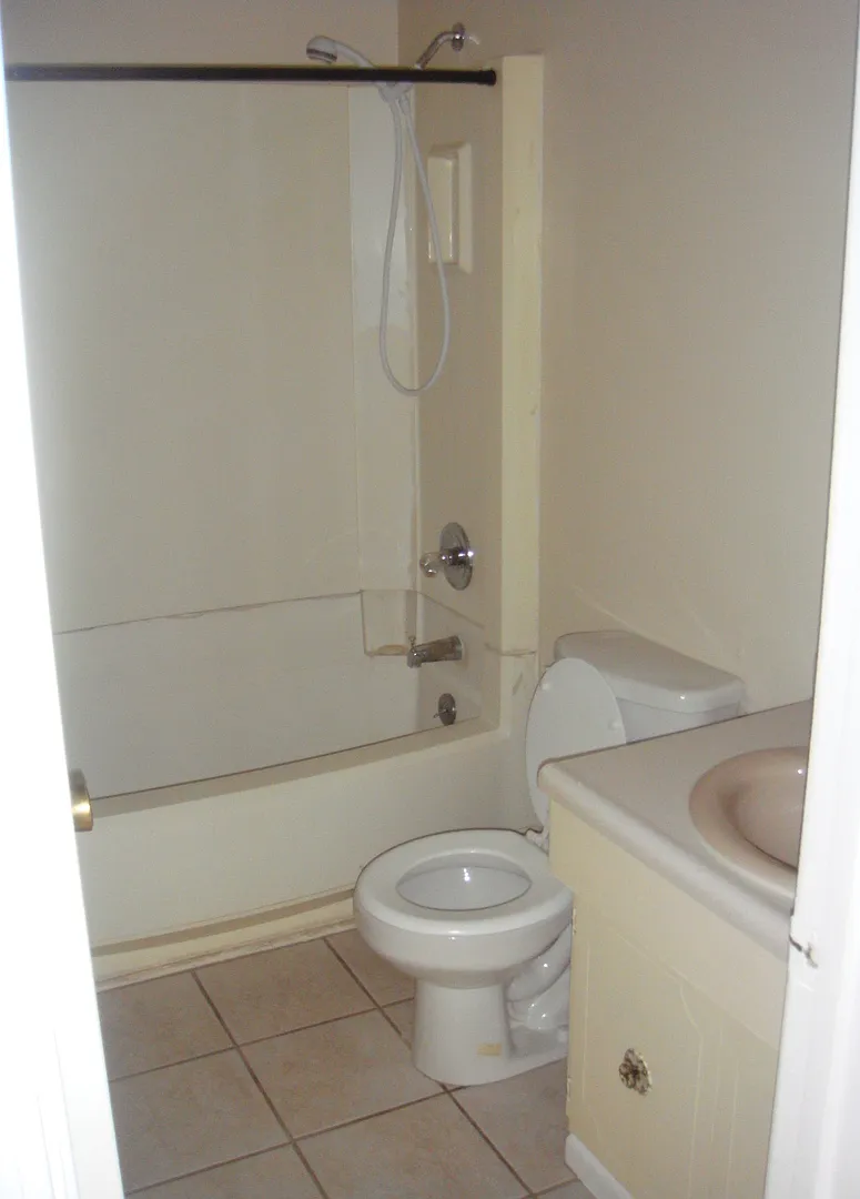 4008-BLD — Photo 3