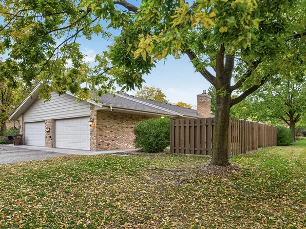 2261 Wildwood Cir, Minnetonka, MN 55305