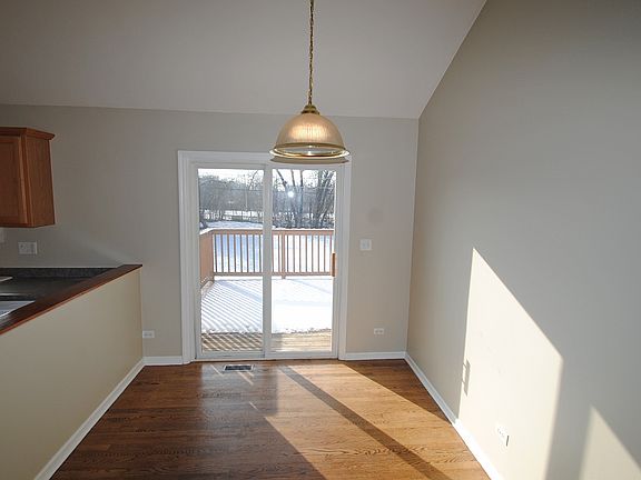 5th image of 322 Lakewood Dr
