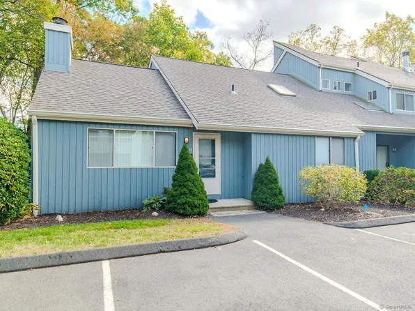 11 Red Oak Circle #11, Shelton, CT 06484