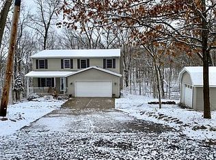 8 Pickwick Ln, Mackinaw, IL