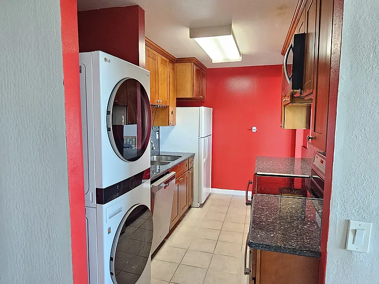320 Vallejo Dr #10 — Photo 12