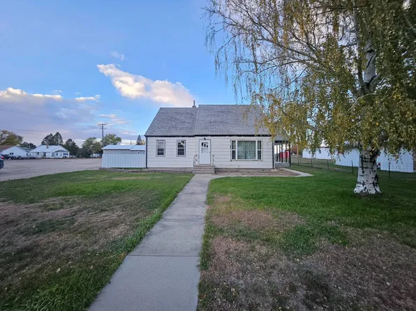 504 E 2nd St, Rushville, NE 69360