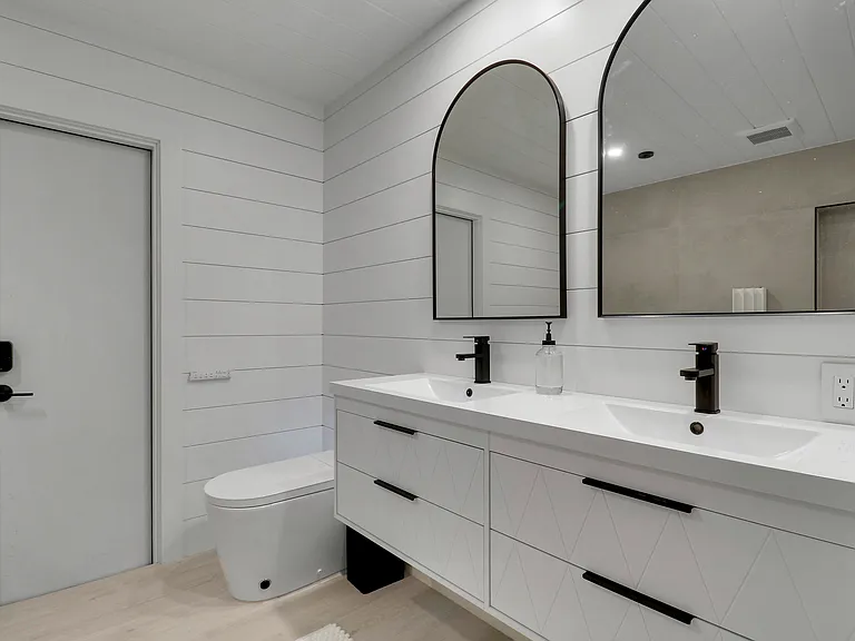 2443 E Edgewater Dr — Photo 31