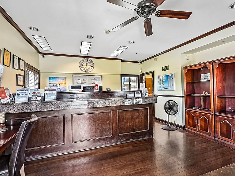 1656 Wells Rd — Photo 29