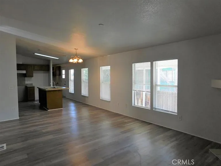 6833 Rea Ave — Photo 6