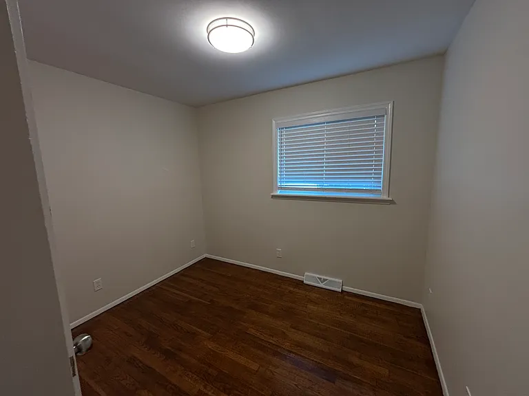4212 Princeton Ave — Photo 13