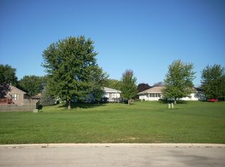 316 Delft Ct, Peotone, IL 60468