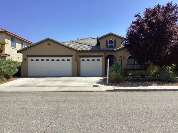 4012 Tournament Dr, Palmdale, CA 93551