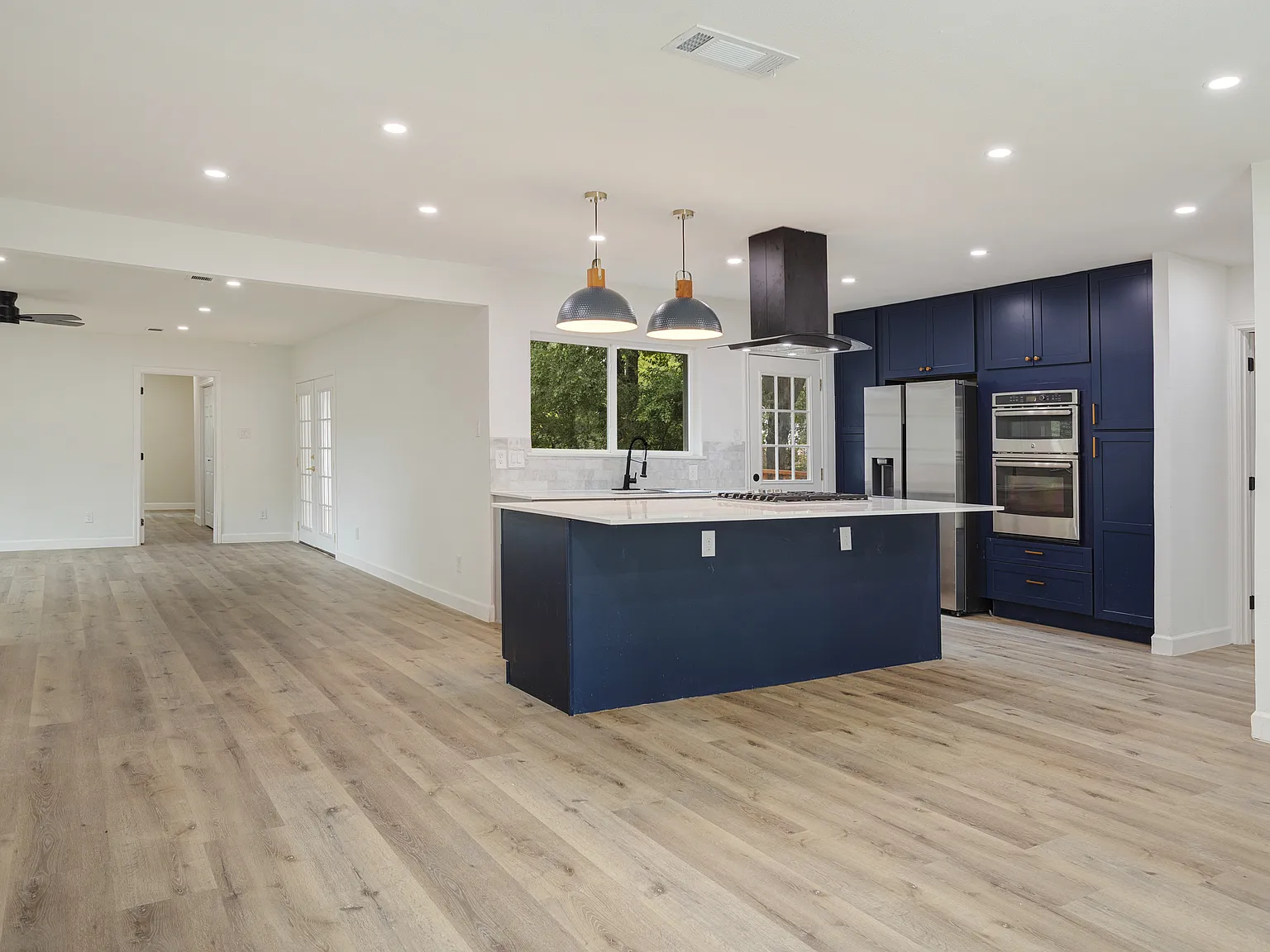 3 bed, 1636 sqft, $2,500 — Photo 1