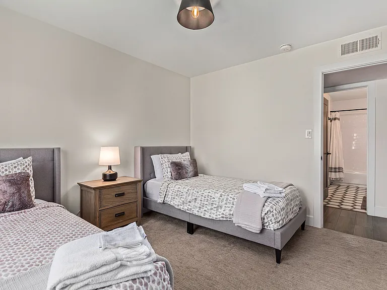 5202 E Karen Dr — Photo 21