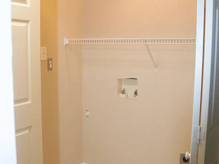 336 Creekview Ln — Photo 12