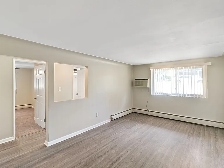 Brownell Apartments - Coast to Coast Management — Photo 31