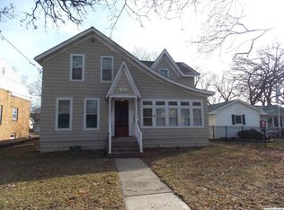 933 N Delaware Ave, Mason City, IA 50401